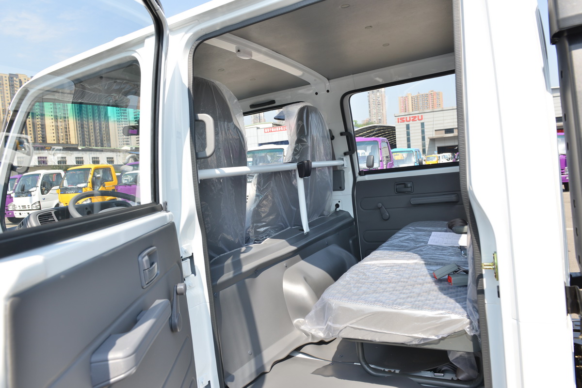 ISUZU NKR ELF 600P CABIN CHASSIS TRUCK