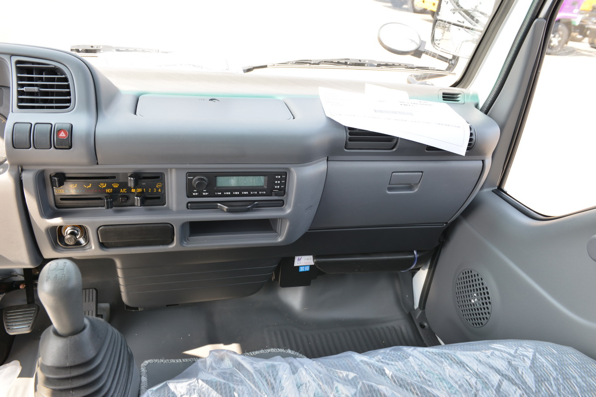 ISUZU NKR ELF 600P CABIN CHASSIS TRUCK