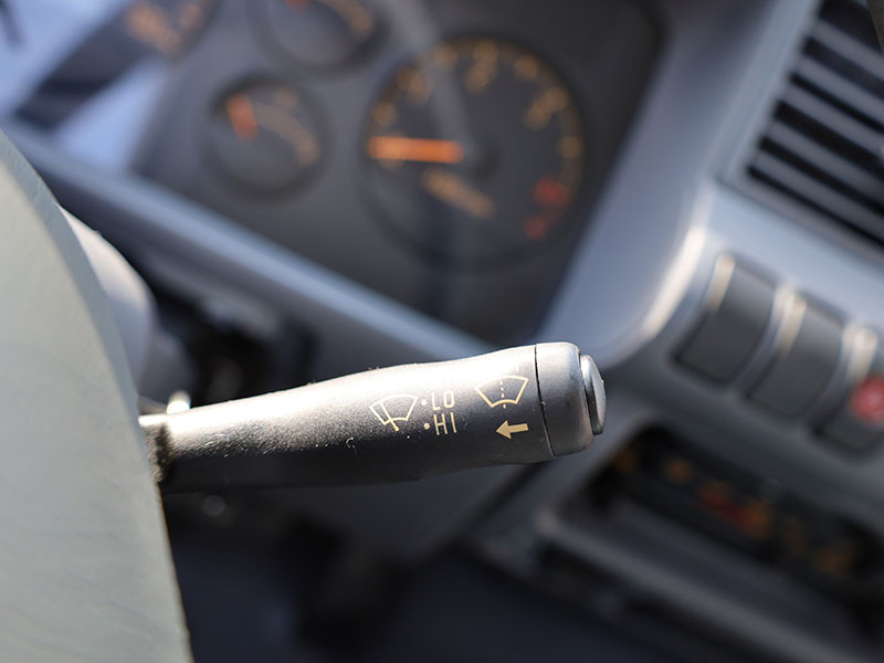 ISUZU NKR55 Cab-Chassis