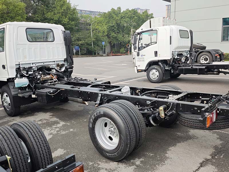 Isuzu 100P Chassis Cab – Sturdy, Dependable, and Prepared for Tailored Configurations in Logistics, Construction, and More