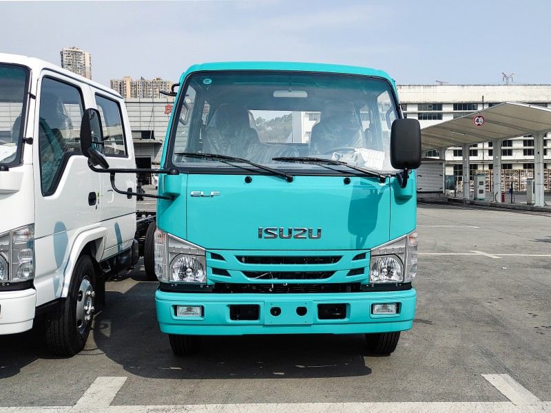 Isuzu 100P Double Cab Chassis: Versatile for Municipal Operations and Urban Deliveries
