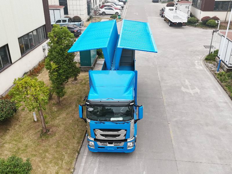 Wing Van Truck ISUZU GIGA