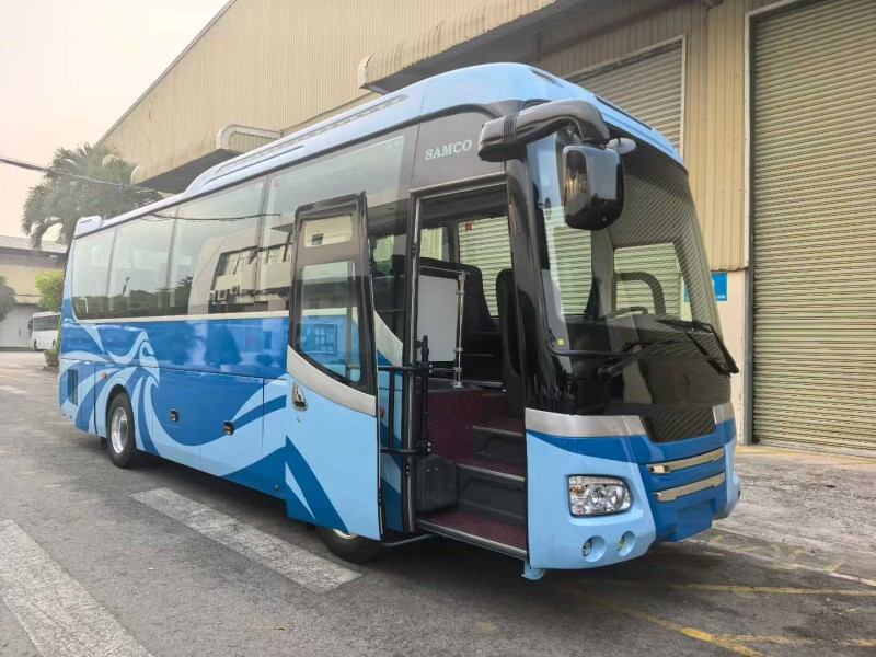 A powerful collaboration: High standards and Qingling join forces to support Maersk's zero-carbon demonstration project in Vietnam with electric heavy trucks.