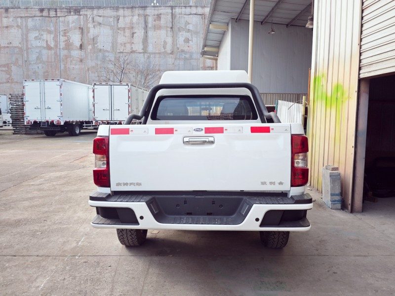 ISUZU TAGA 4WD Diesel Pickup Truck Heavy Duty for Mining Construction