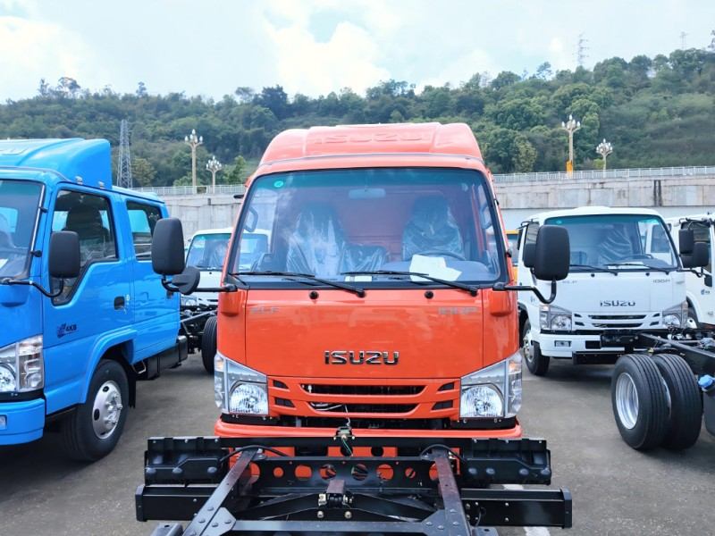 Hot Sale Euro 6 Diesel Isuzu NHR 100P 4x2 Single Cab Chassis Truck