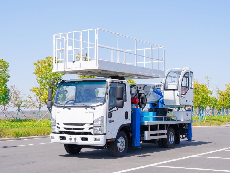 Isuzu 23‑Meter, 5‑Section Boom Large Aerial Work Platform Isuzu 23‑Meter, 5‑Section Boom Large Aerial Work Platform