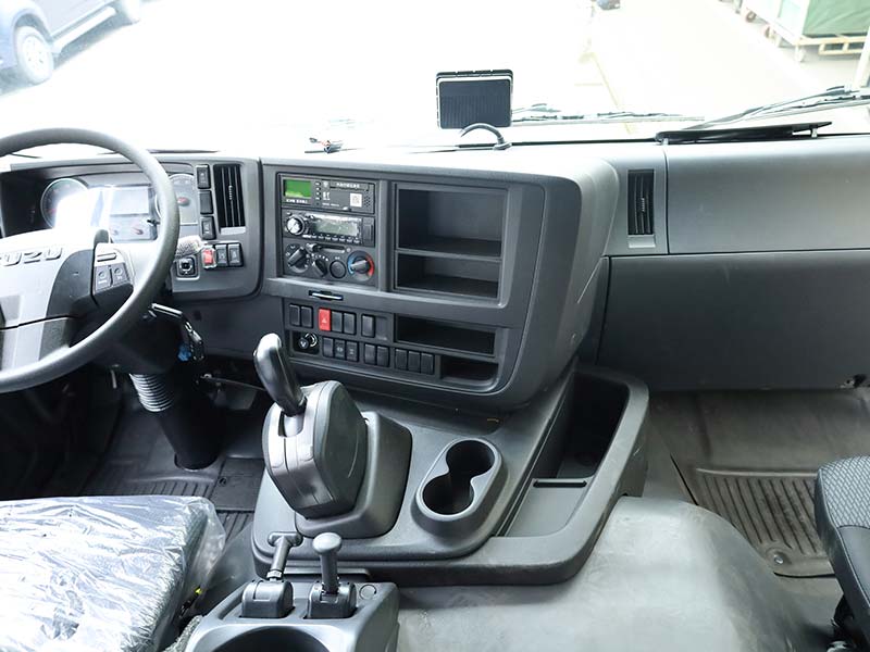 Hot sale Made in China ISUZU truck 6X4 GIGA 6 wheeler with 6WG Hot sale Made in China ISUZU truck 6X4 GIGA 6 wheeler with 6WG