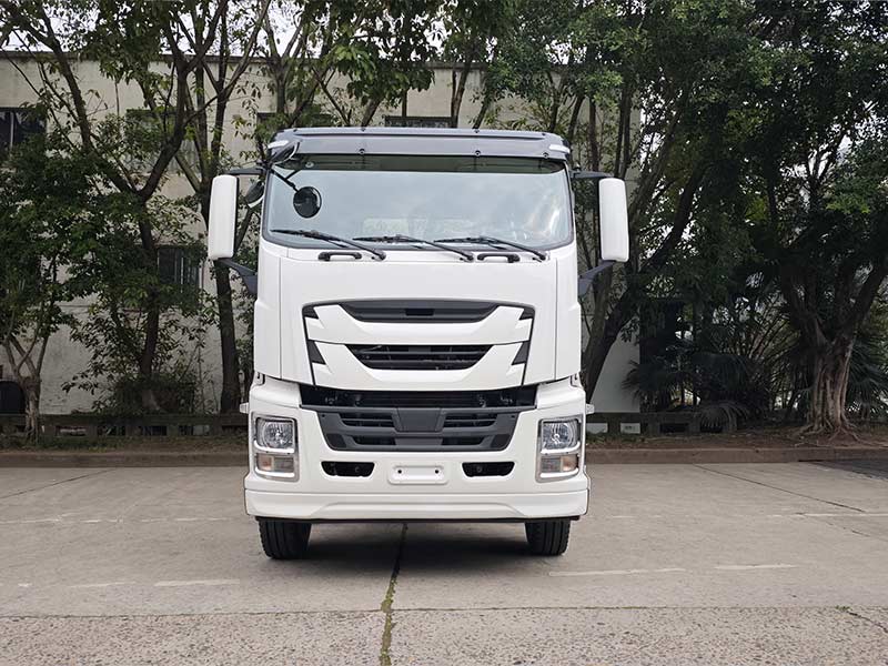 Isuzu Giga 8x4 12 wheels Cargo Tank Fire Truck chassis cab Isuzu Giga 8x4 12 wheels Cargo Tank Fire Truck chassis cab