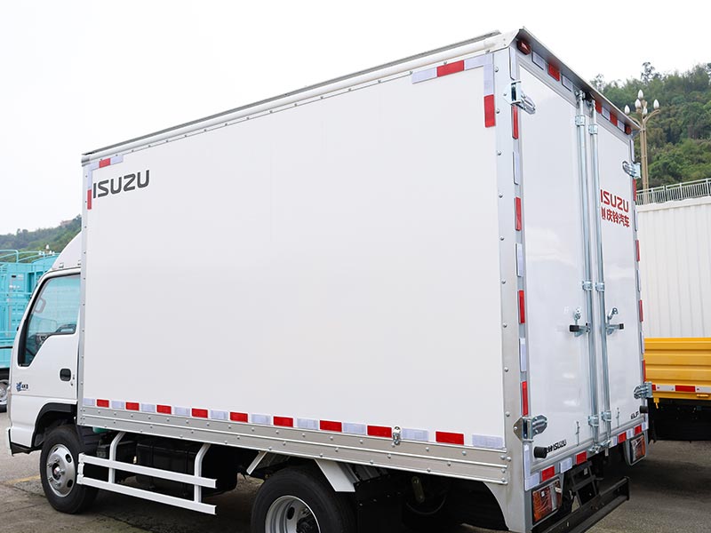 Isuzu Wing Opening Cargo Truck for Logistics Transport Isuzu Wing Opening Cargo Truck for Logistics Transport