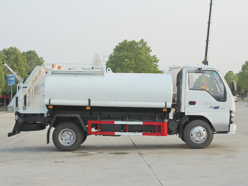 NQR drinkable water tanker truck NQR drinkable water tanker truck