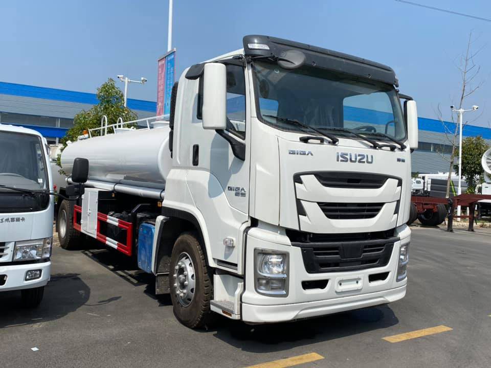 GIGA potable water service tanker