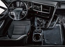 Half-surrounded aircraft cockpit designing