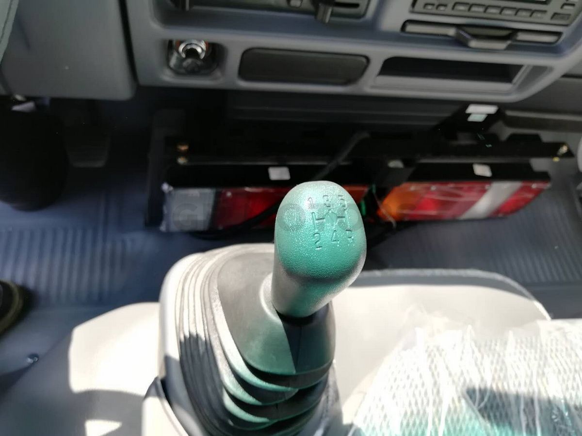 ISUZU NKR ELF 600P CABIN CHASSIS TRUCK