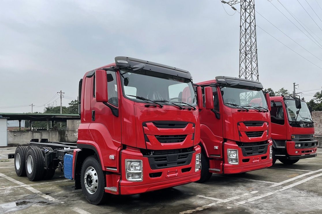 6 wheeler GIGA VC61 cabin chassis