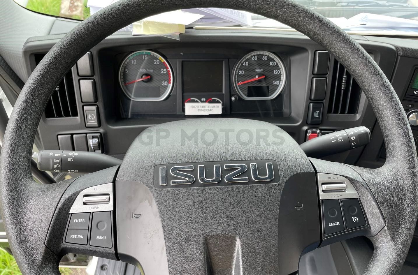 6 wheeler GIGA VC61 tractor head