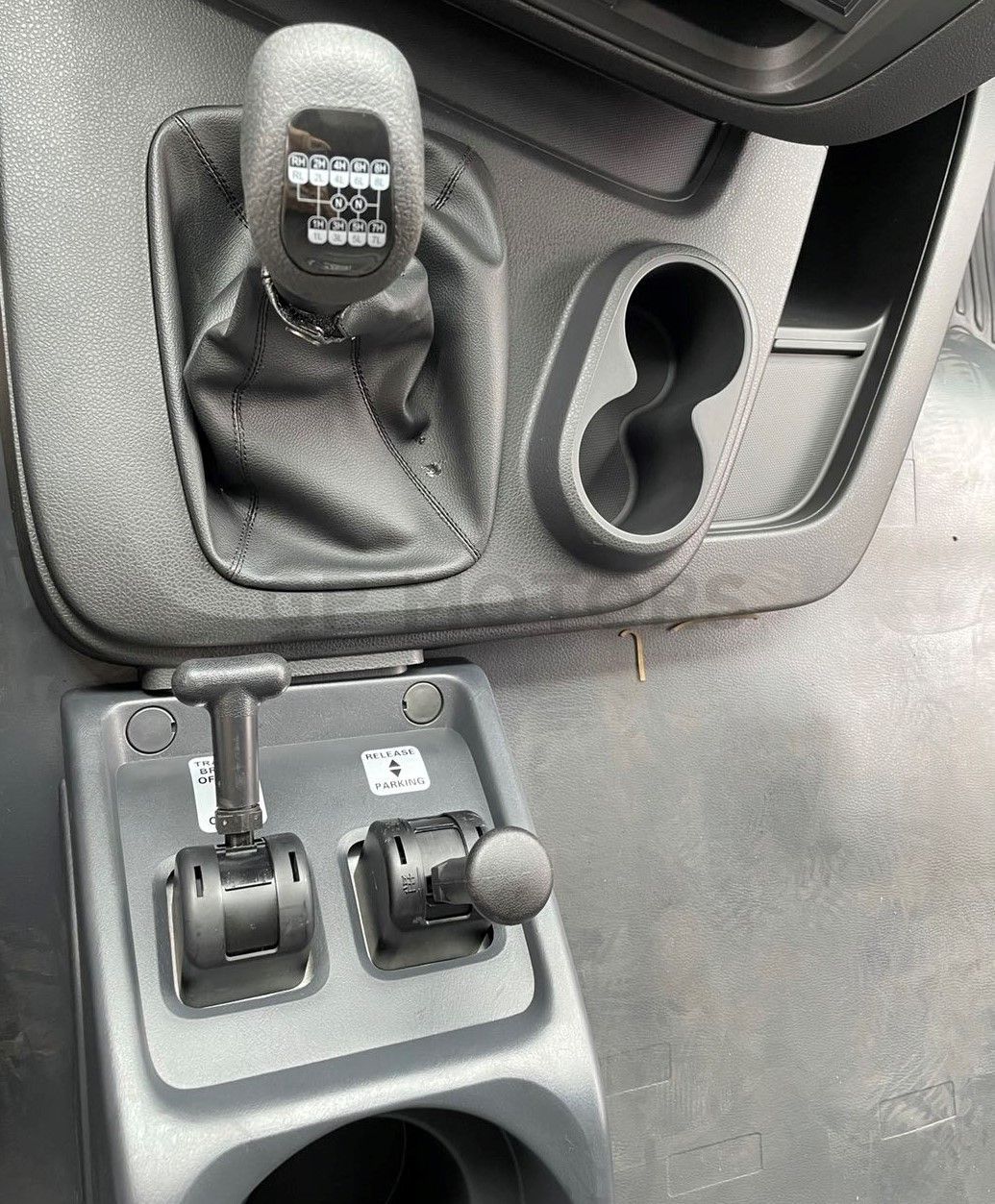 6 wheeler GIGA VC61 tractor head