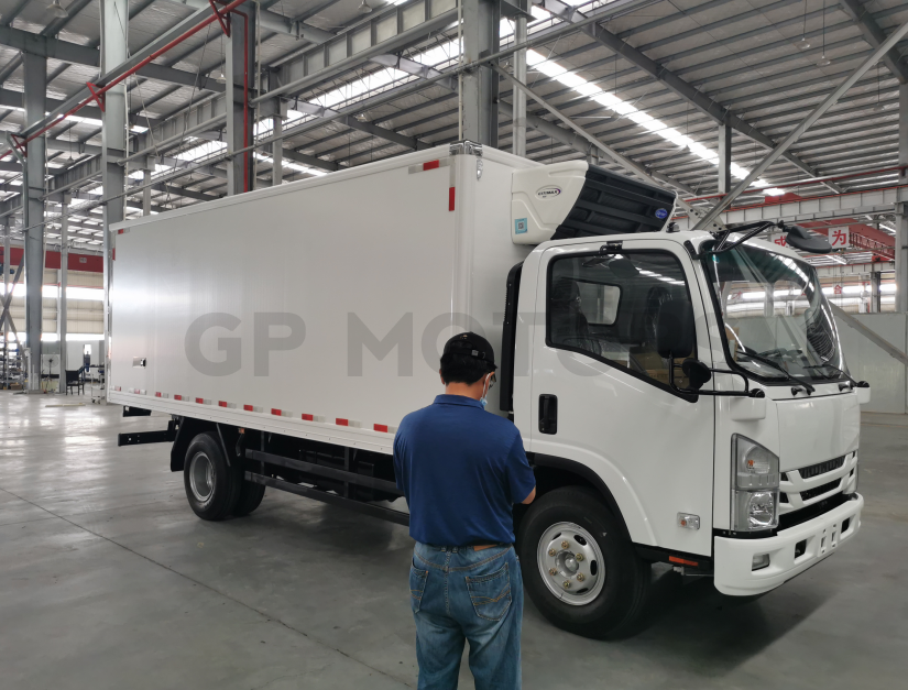 EURO IV ISUZU NPR 700P refrigerator truck