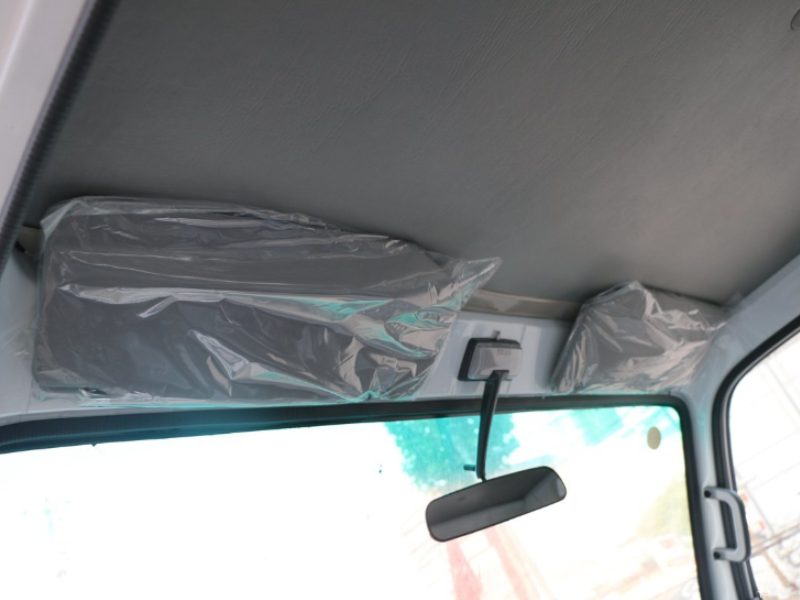 ISUZU NKR77 Cab-Chassis