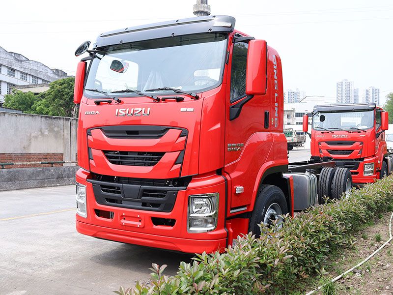 Isuzu GIGA VC61 6X4 tractor with Isuzu 6WG1 engine tractor head