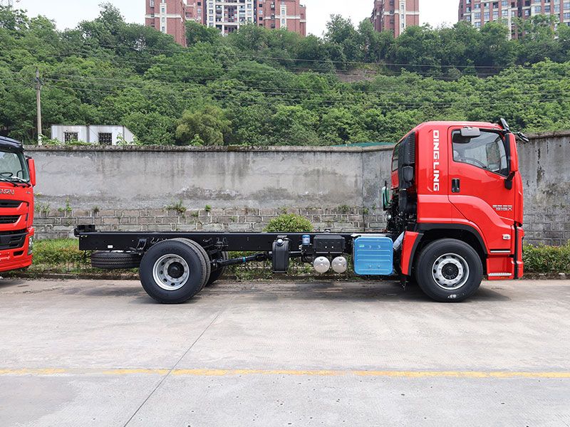 Isuzu GIGA VC61 6X4 tractor with Isuzu 6WG1 engine tractor head