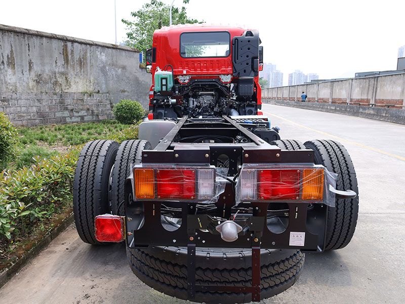 Isuzu GIGA VC61 6X4 tractor with Isuzu 6WG1 engine tractor head
