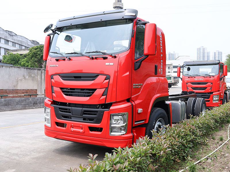Isuzu GIGA VC61 6X4 tractor with Isuzu 6WG1 engine tractor head
