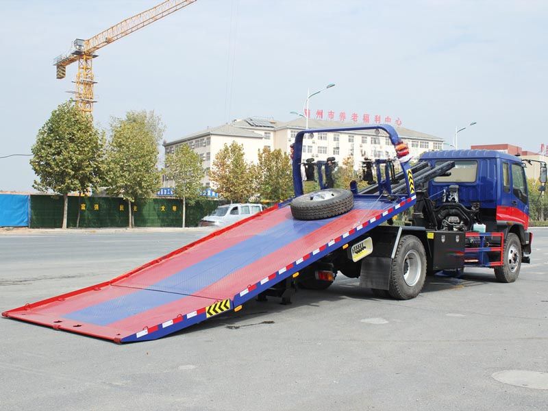 Qingling FVR road wrecker truck