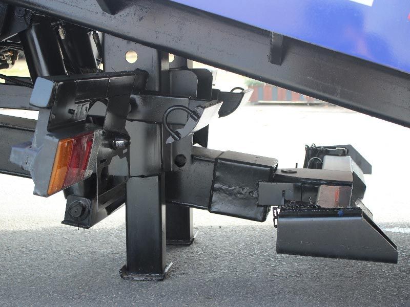 Qingling FVR road wrecker truck