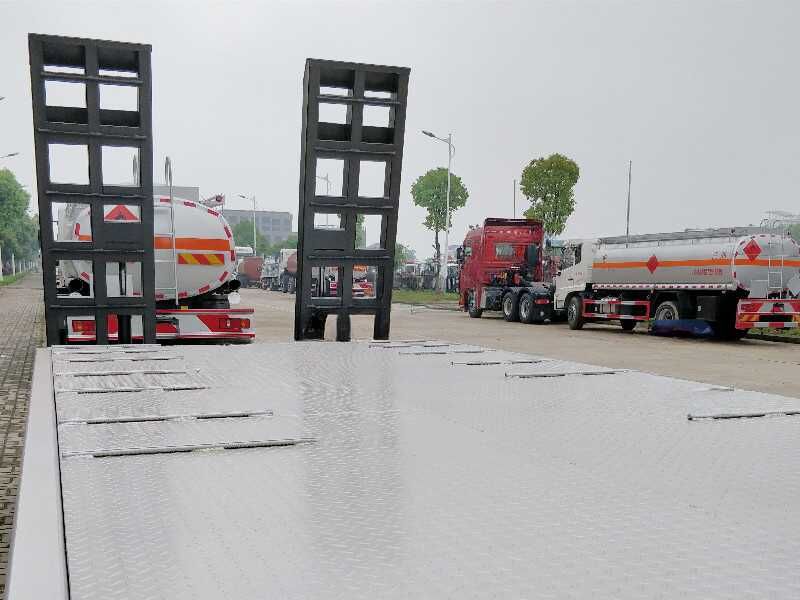 Giga Self Loading Boom Crane truck with Winch