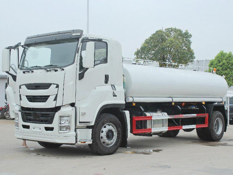 GIGA potable water service tanker