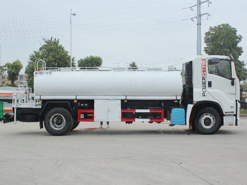 GIGA potable water service tanker