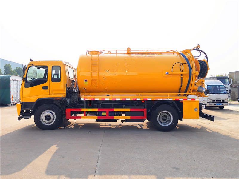 Qingling 10 CBM combination jetting truck