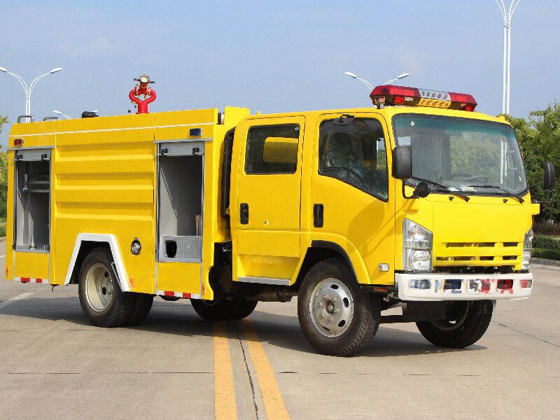 Qingling ELF / NPR Water Foam Fire Engine