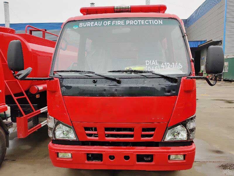 ingling NQR Water Tank Fire Truck