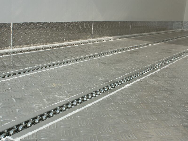 Qingling ELF freezer truck