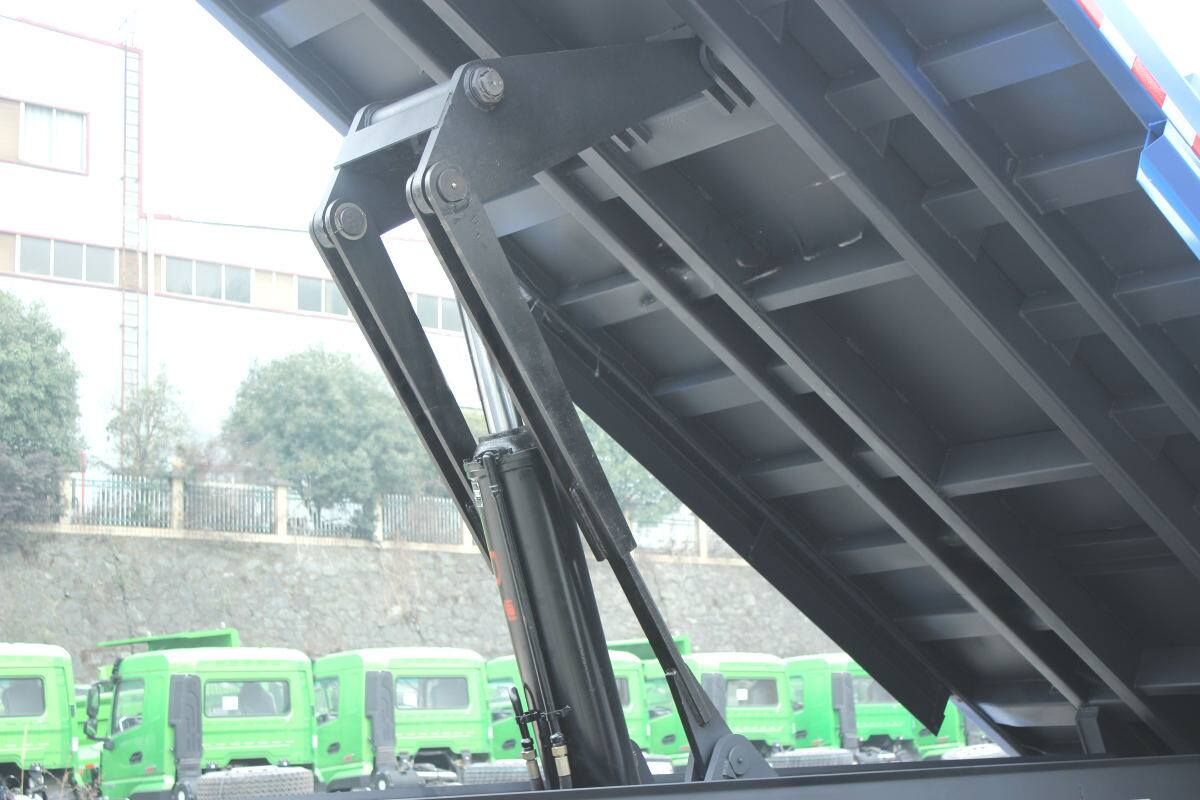 Qingling GIGA 10 wheeler 420HP dump truck Qingling GIGA 10 wheeler 420HP dump truck