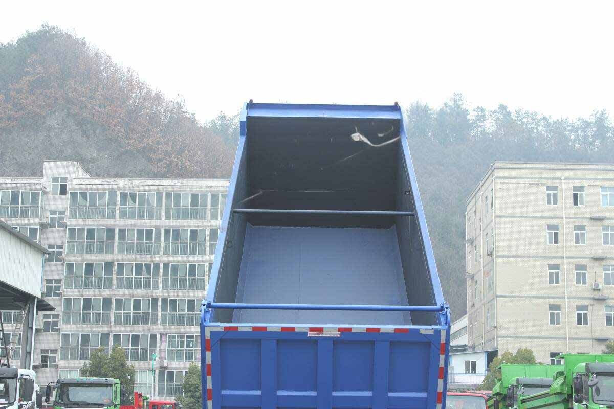 Qingling GIGA 10 wheeler 420HP dump truck