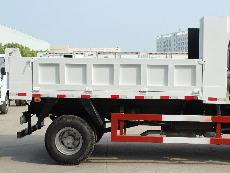 Qingling 4×4 military dump truck