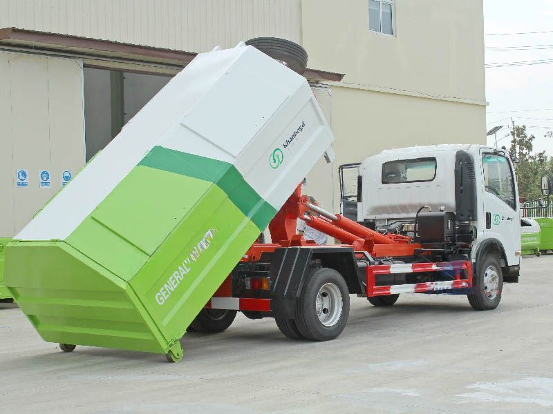 Qingling ELF/NPR hook lift garbage truck