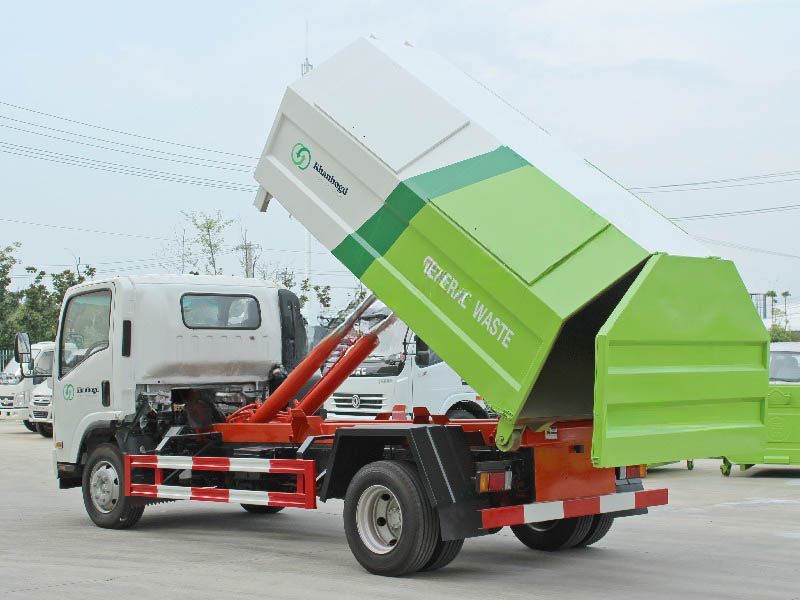 Qingling ELF/NPR hook lift garbage truck