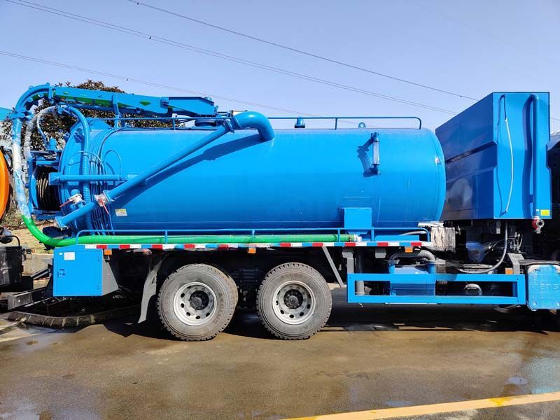 Qingling GIGA Combined Sewage Jetting Truck