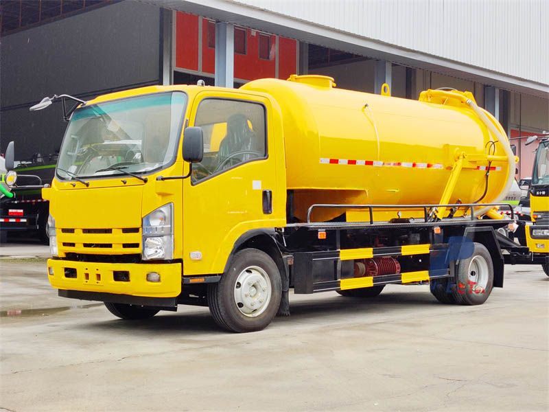 Qingling ELF Vacuum Jetting Suction Truck