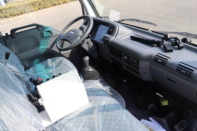 Qingling mini 100P Road Sweeper Truck