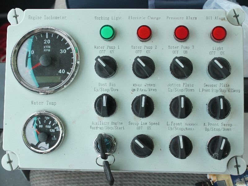 Qingling mini 100P Road Sweeper Truck