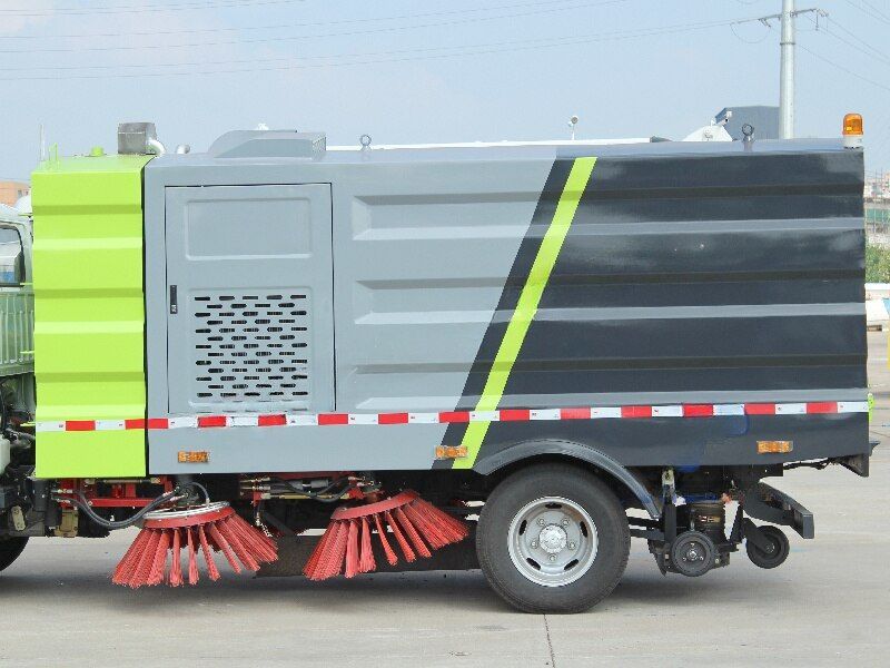 Qingling mini 100P Road Sweeper Truck