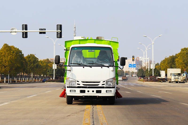 Qingling mini 100P Road Sweeper Truck