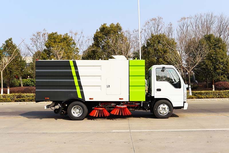 Qingling mini 100P Road Sweeper Truck