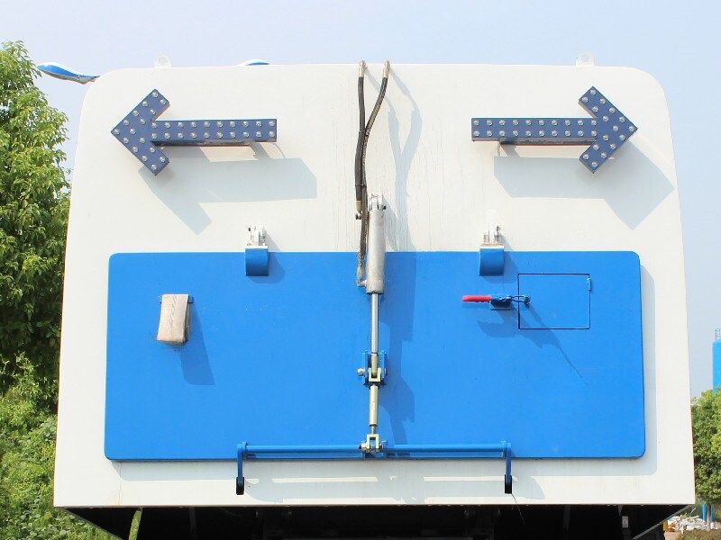 Qingling 700P Dustbin Street Sweeper Truck