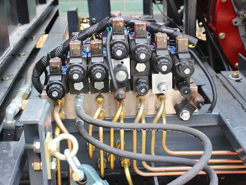 Qingling 700P Dustbin Street Sweeper Truck