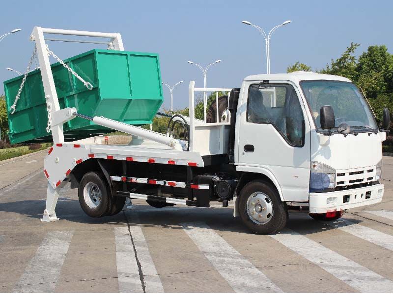 Qingling 4cbm skip loader garbage truck